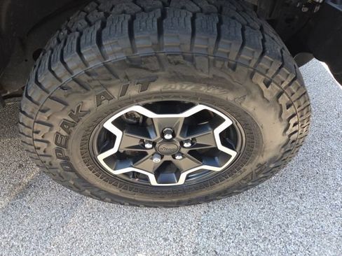 Used 2019 Jeep Wrangler Unlimited Sahara w/ Cold Weather Group AWD/4WD image 4