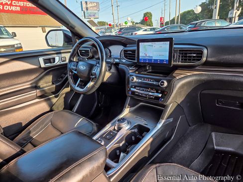 Used 2020 Ford Explorer Limited image 37