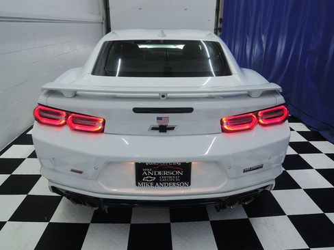 Used 2019 Chevrolet Camaro SS w/ LPO, Ground Effects Package RWD image 10