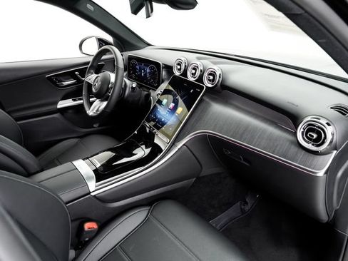 Used 2025 Mercedes-Benz GLC 300 4MATIC image 20
