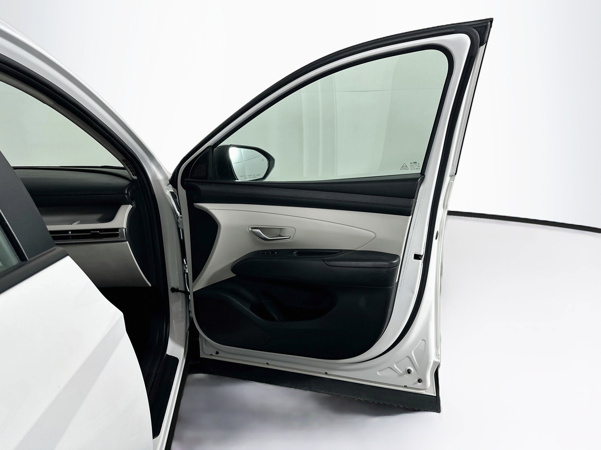 Used 2025 Hyundai Tucson SE AWD/4WD image 30