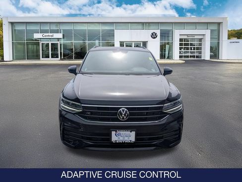 Certified 2023 Volkswagen Tiguan SE R-Line AWD/4WD image 2