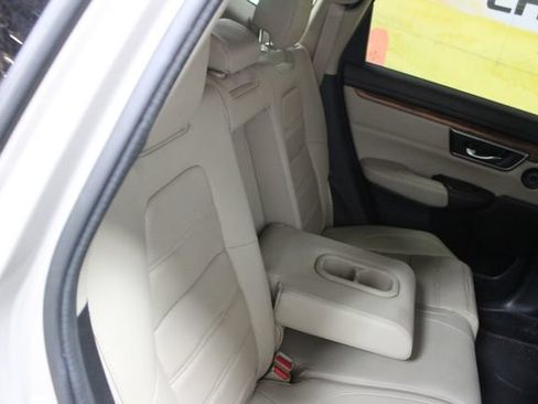 Used 2018 Honda CR-V Touring image 9