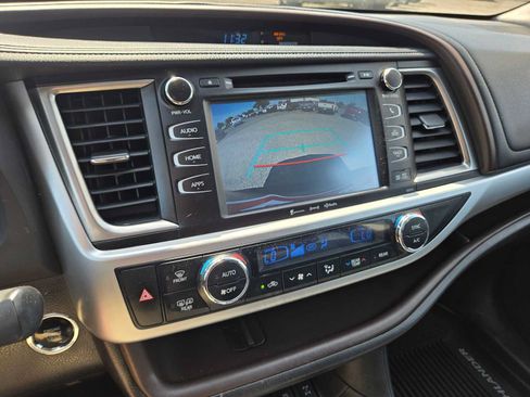 Used 2018 Toyota Highlander XLE AWD/4WD image 28