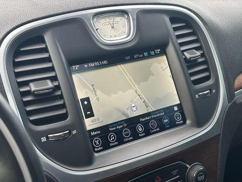 Used 2017 Chrysler 300 C Platinum w/ Safetytec Plus Group RWD image 31