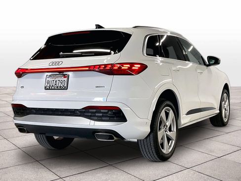 Certified 2025 Audi Q5 Premium Plus w/ Premium Plus AWD/4WD image 13