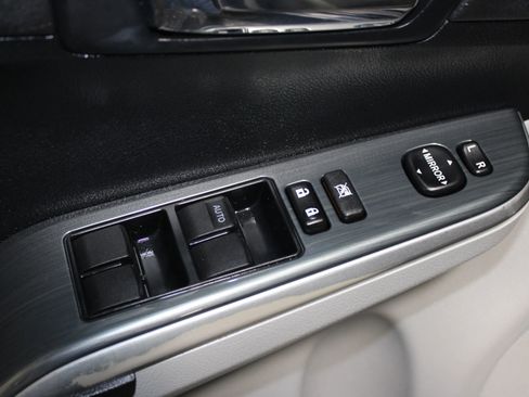 Used 2012 Toyota Camry LE FWD image 9