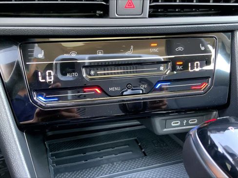 New 2026 Volkswagen Jetta SE FWD image 19