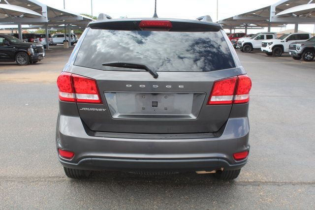 Used 2019 Dodge Journey SE w/ Premium Group FWD image 4