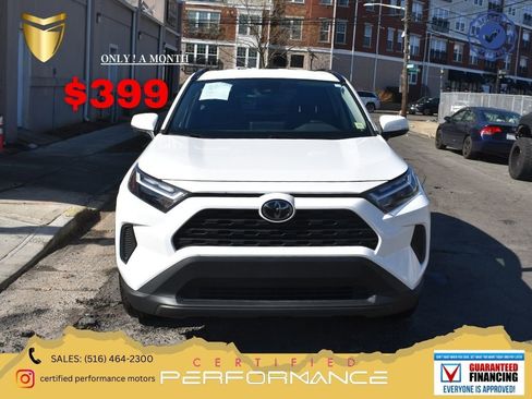 Used 2025 Toyota RAV4 XLE image 1