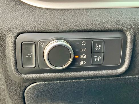 Used 2022 Ford Explorer XLT AWD/4WD image 50