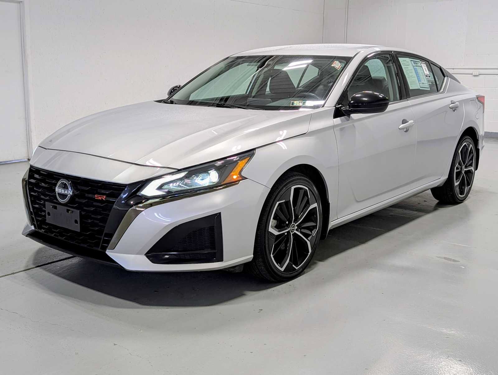 Used 2023 Nissan Altima 2.5 SR AWD/4WD image 1