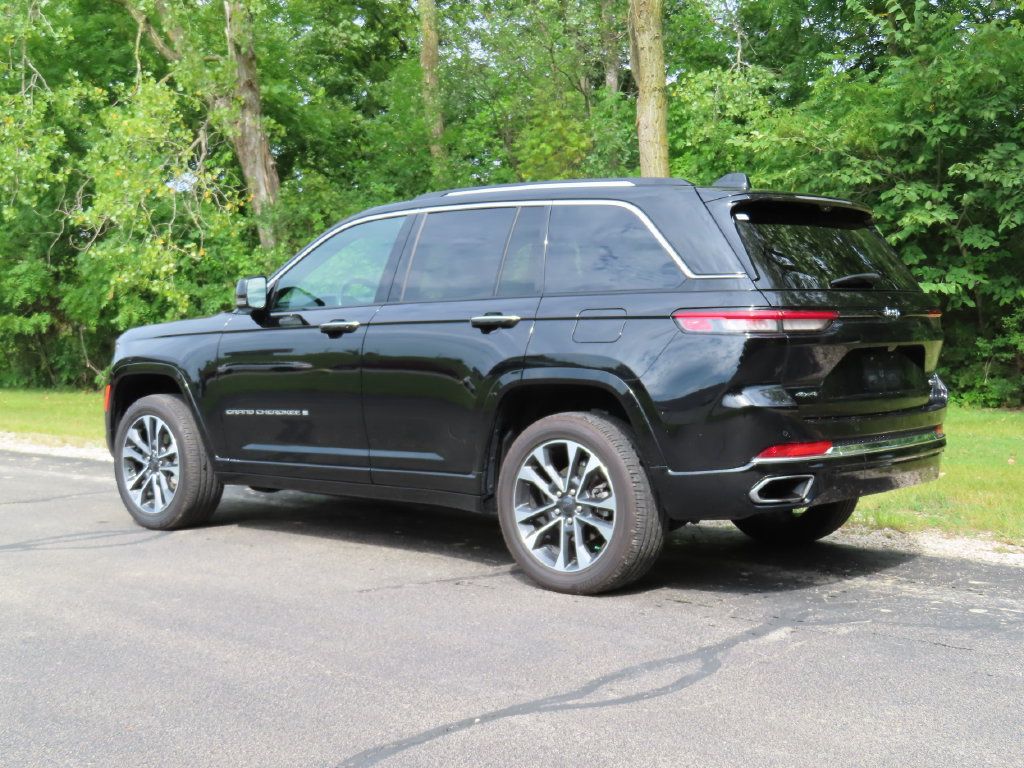 Used 2022 Jeep Grand Cherokee Overland w/ Luxury Tech Group IV AWD/4WD image 7