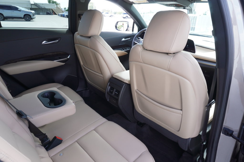 Certified 2025 Cadillac XT4 Premium Luxury FWD image 10