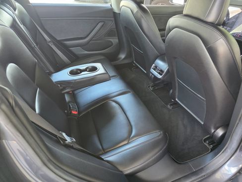 Used 2018 Tesla Model 3 Mid Range RWD image 31