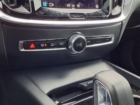 Used 2024 Volvo S60 B5 Core image 12
