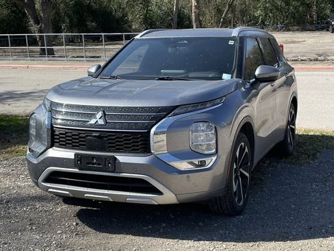 Used 2022 Mitsubishi Outlander SEL image 1