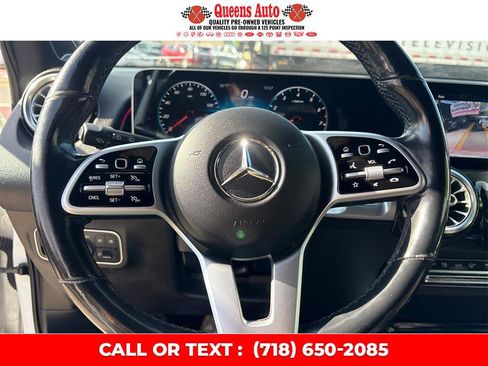 Used 2021 Mercedes-Benz GLB 250 4MATIC w/ Premium Package image 19