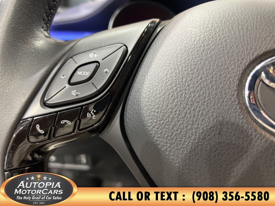 Used 2022 Toyota C-HR XLE FWD image 21