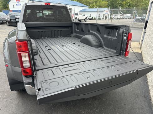 Used 2022 Ford F350 Lariat w/ Lariat Ultimate Package AWD/4WD image 7