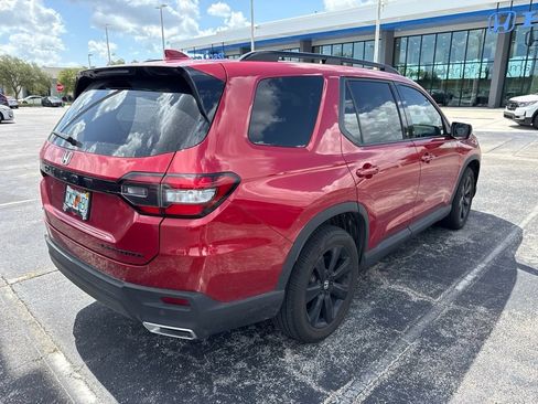 Used 2025 Honda Pilot Black Edition image 3