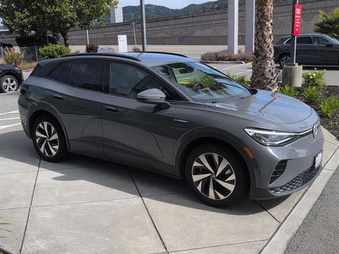 Used 2023 Volkswagen ID.4 Pro image 4