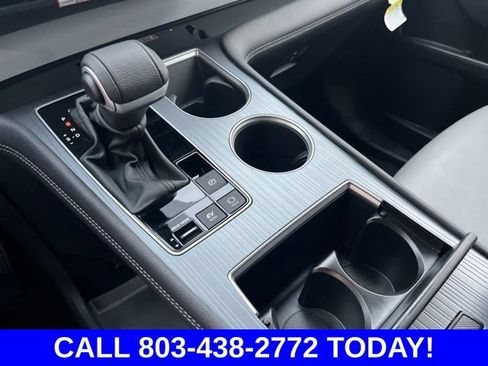Used 2026 Toyota Sienna XLE FWD image 28