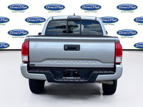 Used 2017 Toyota Tacoma SR RWD image 6