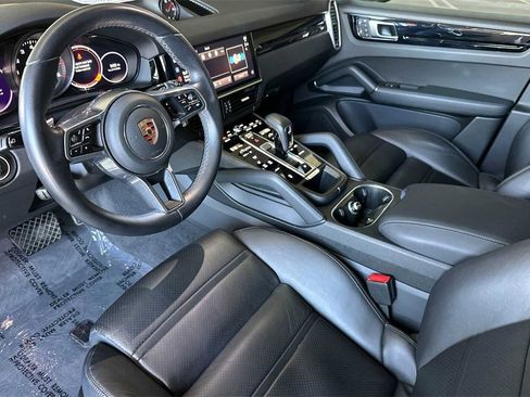 Used 2023 Porsche Cayenne image 10