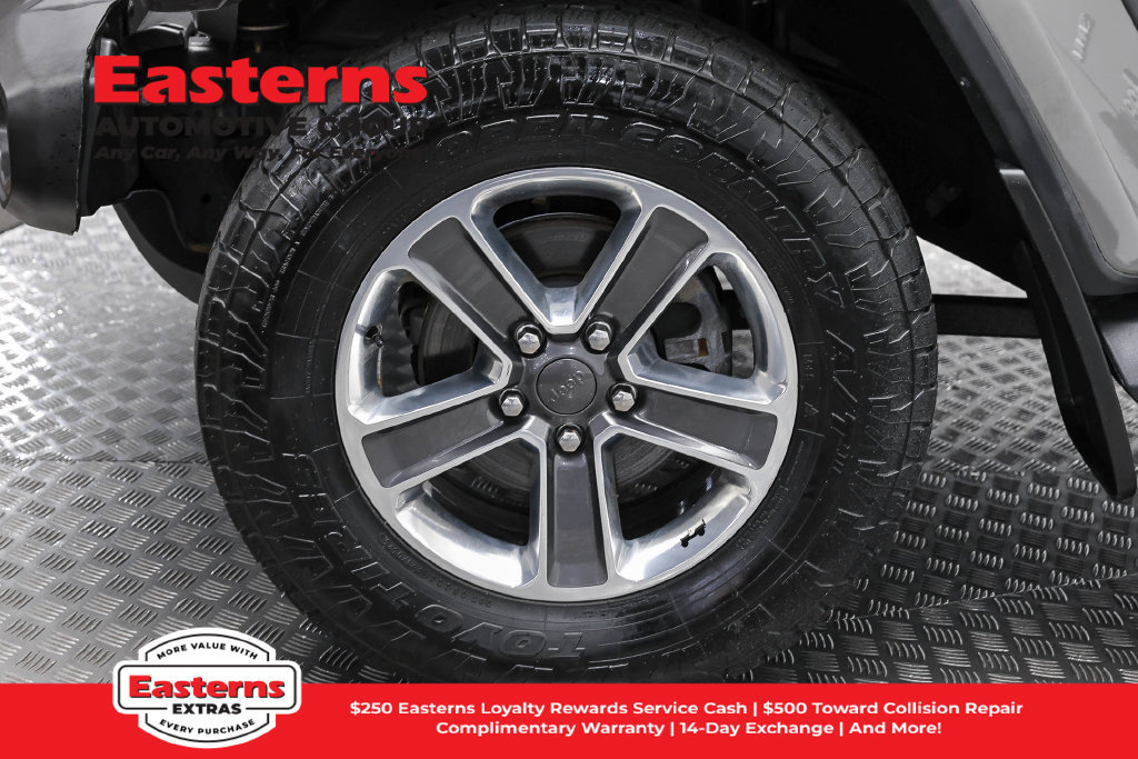 Used 2018 Jeep Wrangler Unlimited Sahara AWD/4WD image 31