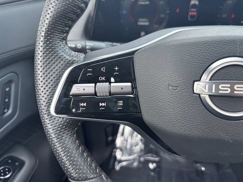 Used 2024 Nissan Ariya AWD image 16