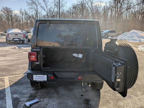 Used 2022 Jeep Wrangler Unlimited Sahara image 22