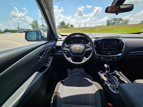 Used 2021 Chevrolet Traverse LT FWD image 13