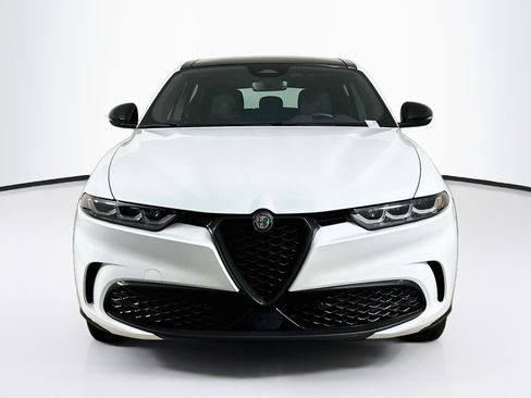 Used 2024 Alfa Romeo Tonale Veloce AWD/4WD image 2