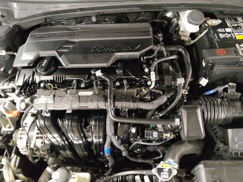 Used 2023 Hyundai Elantra SEL FWD image 30