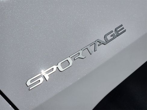 New 2026 Kia Sportage EX image 8