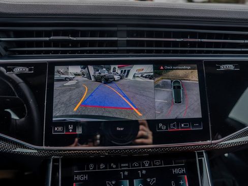 Used 2023 Audi SQ8 Prestige image 12