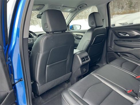 Used 2024 GMC Terrain SLT image 16