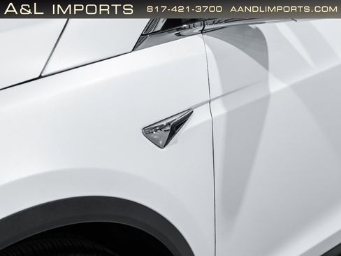 Used 2018 Tesla Model X 75D image 4