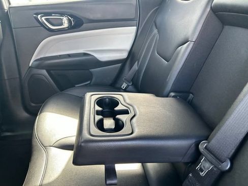 Used 2025 Jeep Compass Limited AWD/4WD image 37