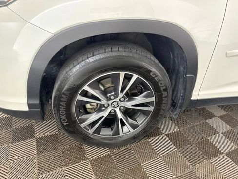 Used 2019 Toyota Highlander Plus w/ Protection Package #3 AWD/4WD image 28