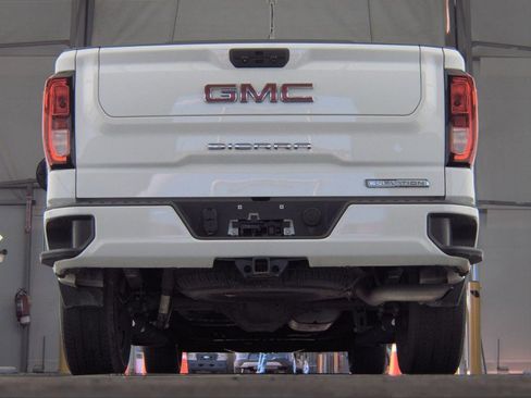 Used 2022 GMC Sierra 1500 Elevation RWD image 4