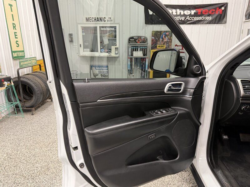 Used 2022 Jeep Grand Cherokee Limited w/ Trailer Tow Group IV AWD/4WD image 26