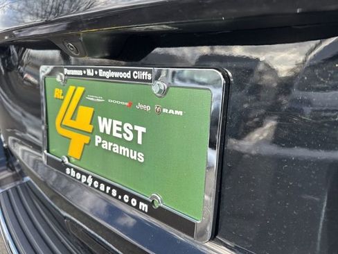 Used 2022 Jeep Grand Cherokee Limited image 15