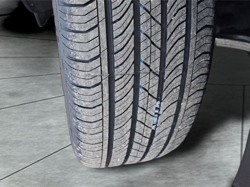 Used 2022 Buick Envision Essence w/ Safety Package image 32