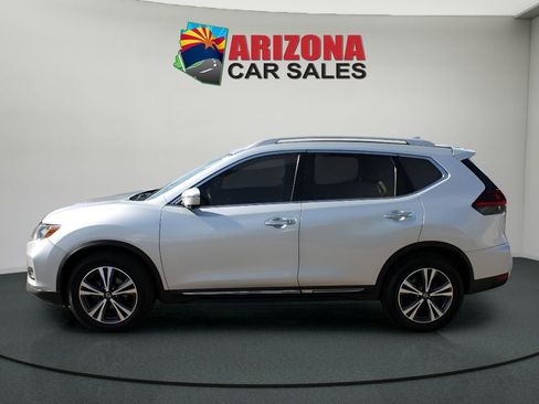 Used 2018 Nissan Rogue SL image 2