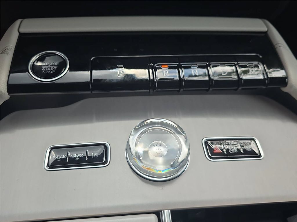 New 2026 Lincoln Navigator Premiere AWD/4WD image 23