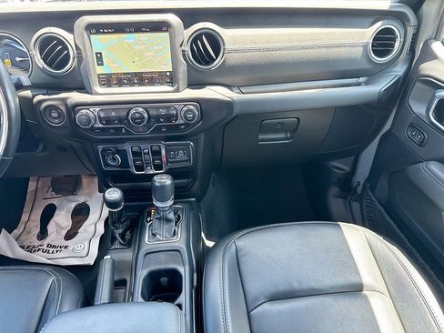 Used 2022 Jeep Wrangler Unlimited Sahara w/ Dual Top Group AWD/4WD image 26