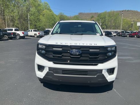New 2026 Ford Expedition Max Active RWD image 2