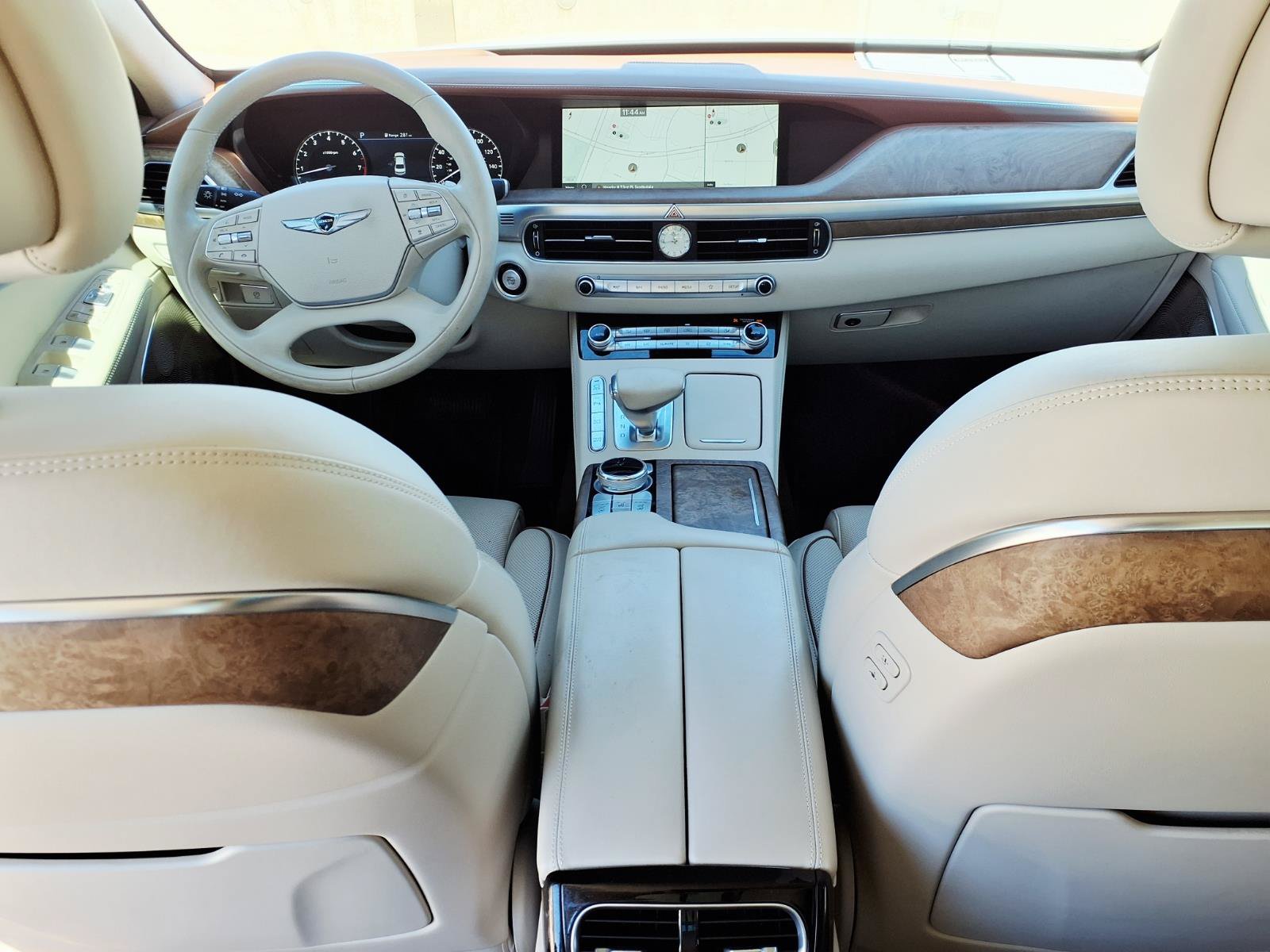Used 2021 Genesis G90 3.3T Premium RWD image 18
